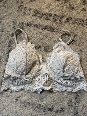 Colsie Ivory Lace Longline Bralette